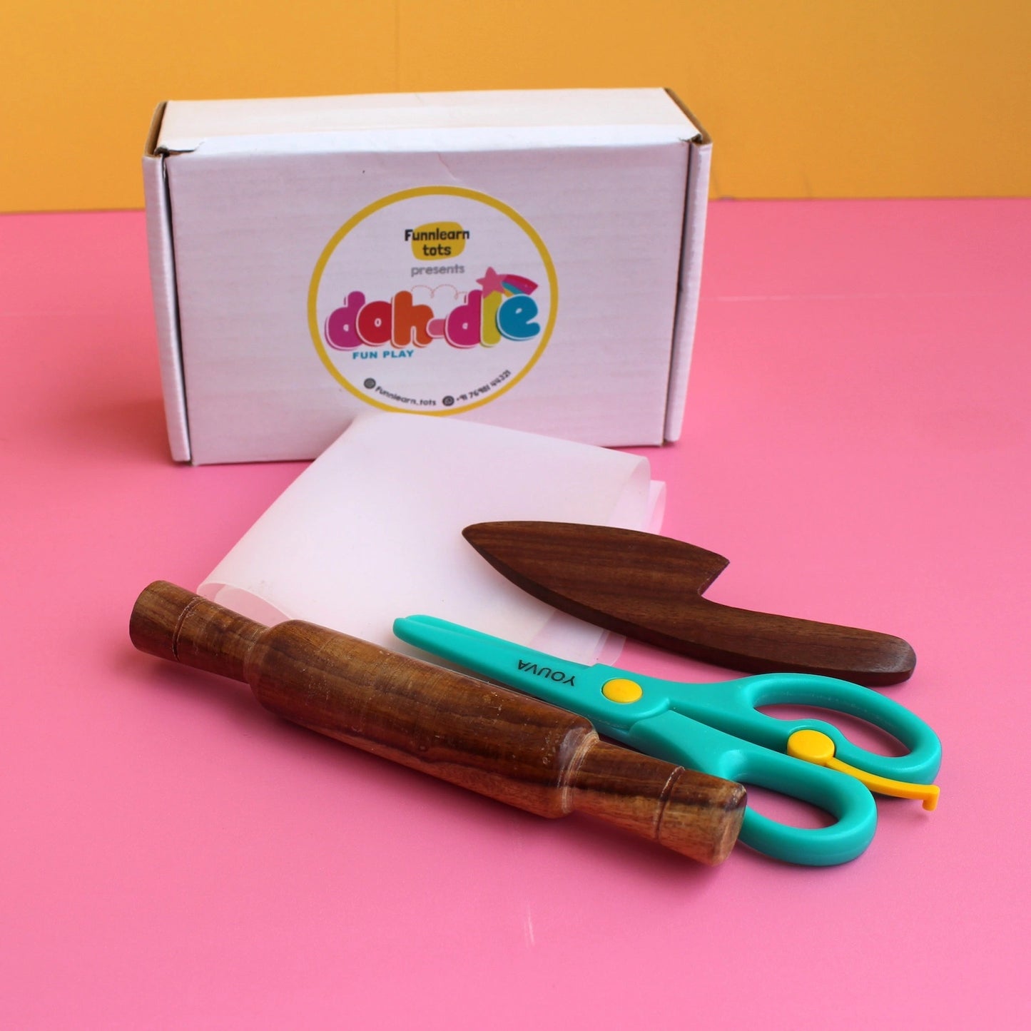 Dohdle Combo Set - 10 Colors Playdough + Playdough Toolkit