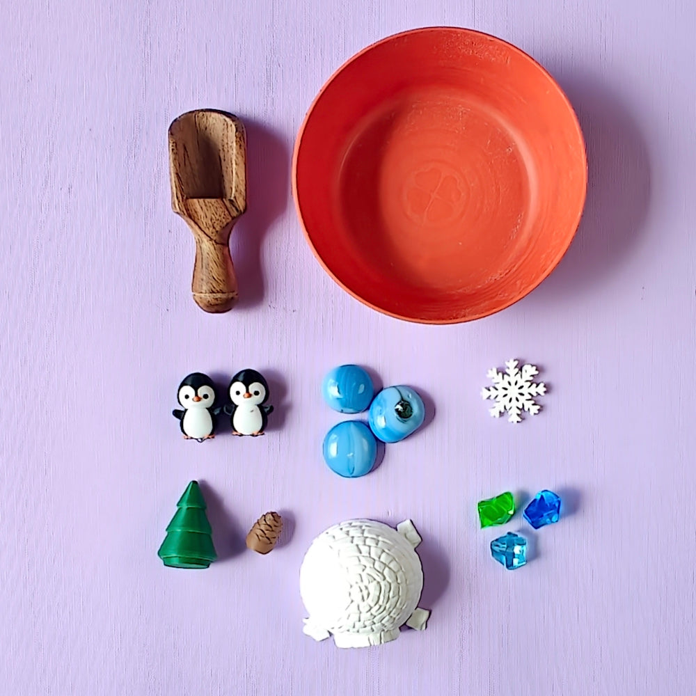 Snow World Sensory Bin – Dohdle